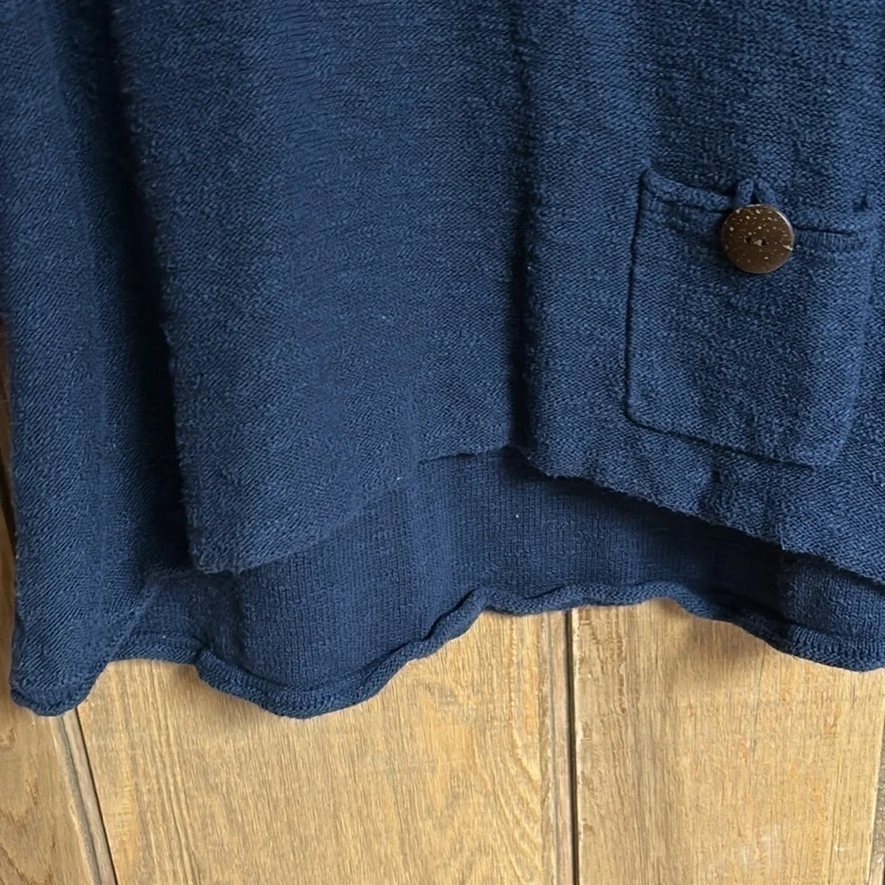 JM‎ Collection navy blue one pocket rolled hem/trim hi lo tunic Size L